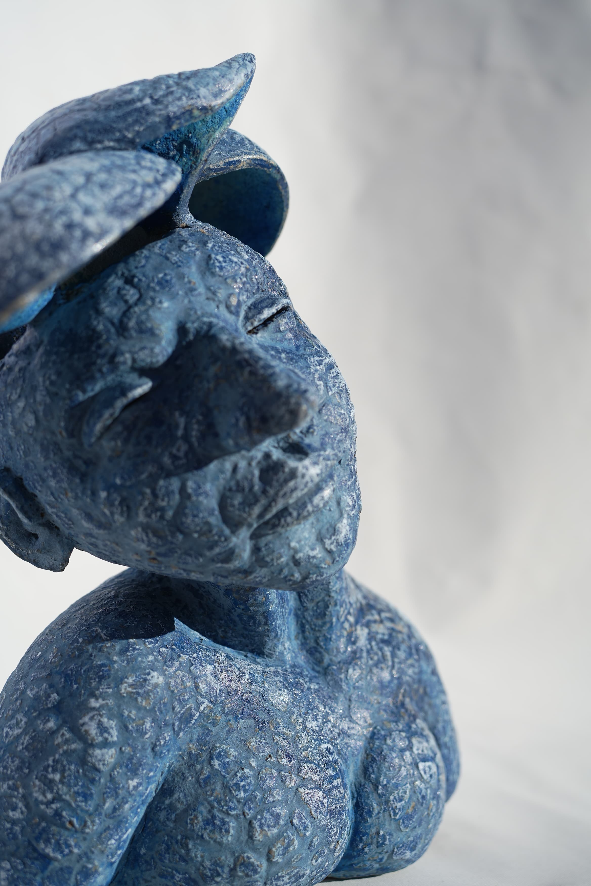 Facing Feel Free I thumbnail 2